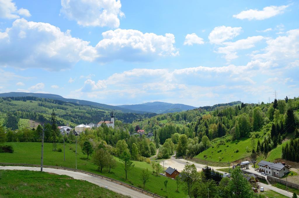 Отель Penzion Na Vrsku Бранна Экстерьер фото